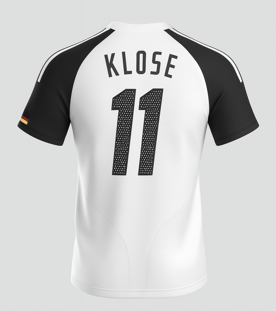 2004 Germany Home Klose #11 (Feels Like New) - Size S - image 1