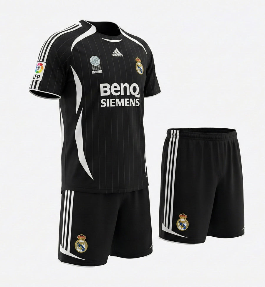 Real Madrid Away 2006/2007 Kids Kit (New) - Size 16